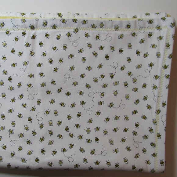 Flannel Bee Baby Blanket #153120 - Picture 1 of 3